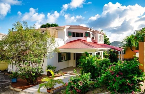 Cole Bay Villa | Diamond Retreat Master Chambre