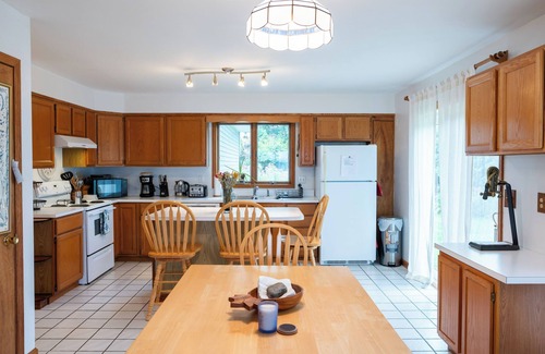 Plattsburgh Casa | Diamond Waters, Vacation on Lake Champlain