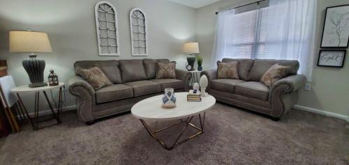 Middletown Casa | Diamonds are Forever-700