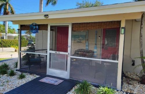 Lake Estates Casa | Diana's Waterfront Villa