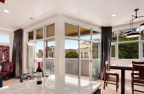 Fayetteville Casa | Dickson St Condo - On Dickson Street - Fayetteville Entertainment Hub