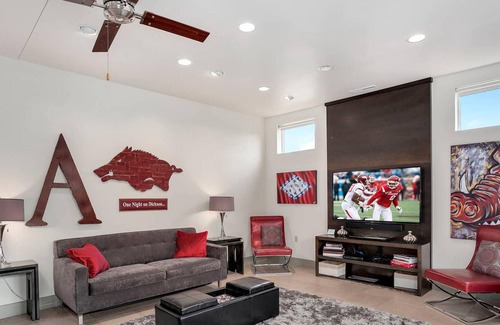 Fayetteville Casa | Dickson St Condo - On Dickson Street - Fayetteville Entertainment Hub
