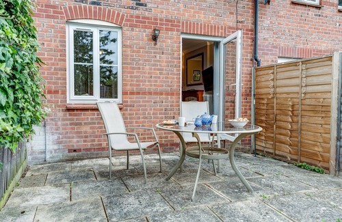 North Moreton Apartamento | Didcot White House | Oxfordshire Holiday Let | 2 Beds & Sleeps 4