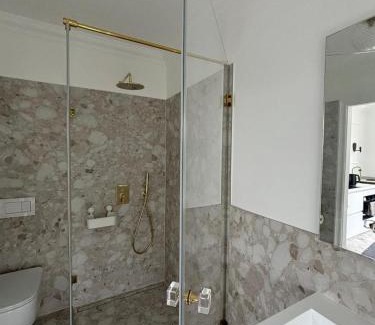 Enkenbach-Alsenborn Apartamento | Die Gartensuite in der Orangerie