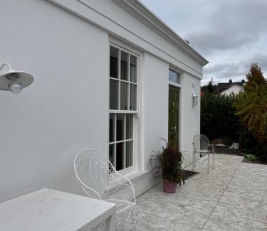Enkenbach-Alsenborn Apartamento | Die Gartensuite in der Orangerie