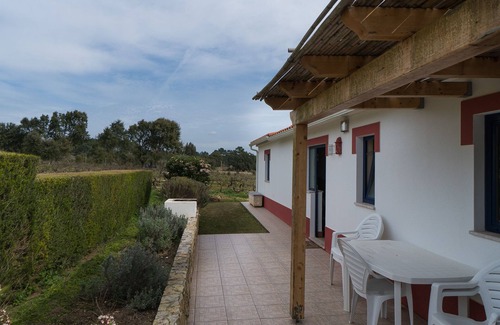 Priorada Villa | Digne Red Villa, Pool, BBQ