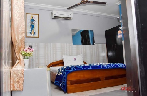 Teshie Cama Y Desayuno | Dikab Hotel