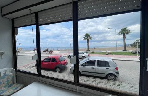 Dikili Apartamento | Dikili Sahilde Denize Sıfır Daire