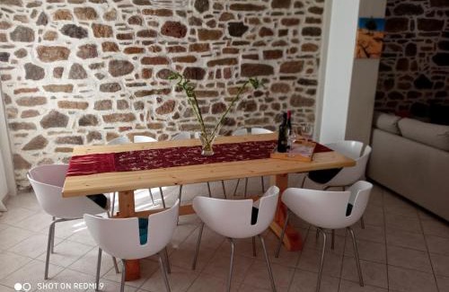 Moudros Casa | Dimitra's home
