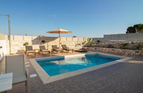 Koiliomenos Casa | Dimitra's House with Private Pool