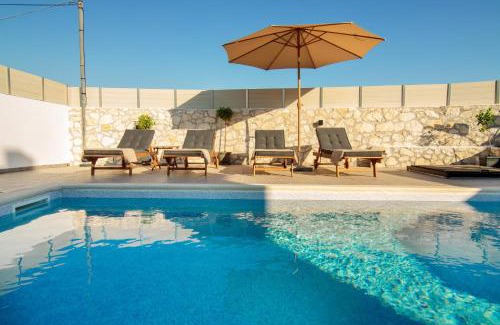Koiliomenos Casa | Dimitra's House with Private Pool