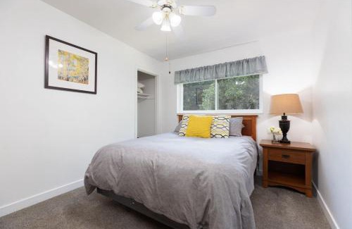 Sandy Casa | Dimple Dell Whole Mountain Setting, Near Trails!
