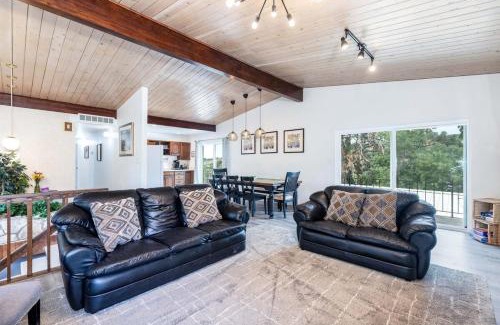 Sandy Casa | Dimple Dell Whole Mountain Setting, Near Trails!