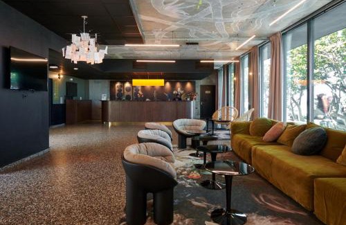 Saint-Denis Hotel | DINA MORGABINE SAINT DENIS