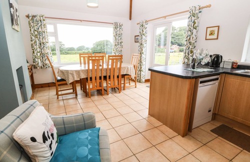 Dinas Cabaña | Dinas Farmhouse Annex