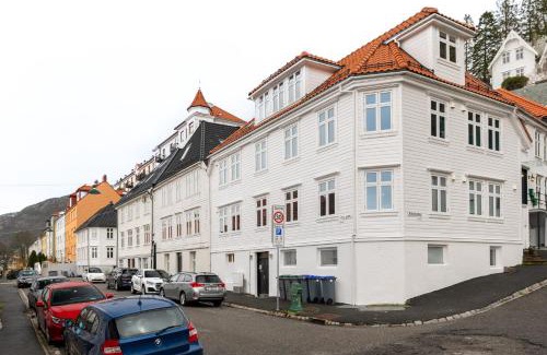 Bergenhus Apartamento | Dinbnb Apartments I 600m to Bryggen & 100m to the Mountain Hikes