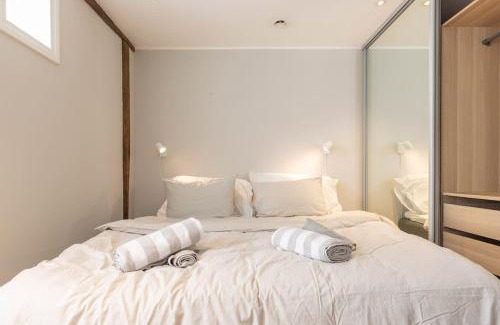 Bergenhus Casa | DINBNB Apartments l 600 m to Bryggen l 3-story house l New in 2023