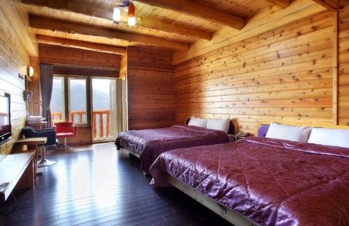Ren'ai Cama Y Desayuno | DingdaiGlass Villa