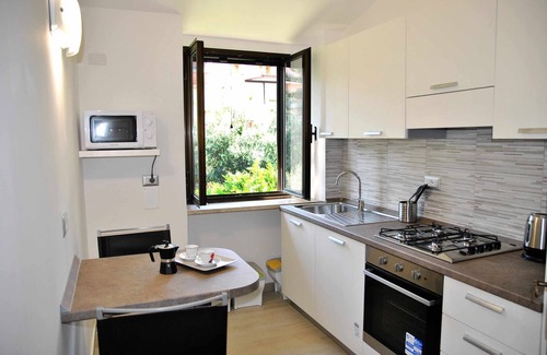 Formia Apartamento | Dinky Home Ático con aire acondicionado y terraza con vistas al mar a 500 metros de la playa.