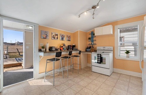 Drumheller Casa | Dino Cave |BBQ, Fire Pit & Netflix | Near Downtown