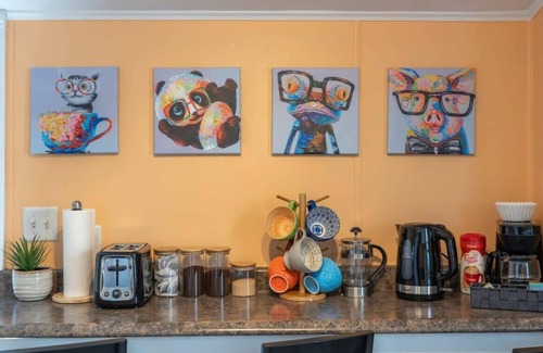 Drumheller Casa | Dino Cave |BBQ, Fire Pit & Netflix | Near Downtown