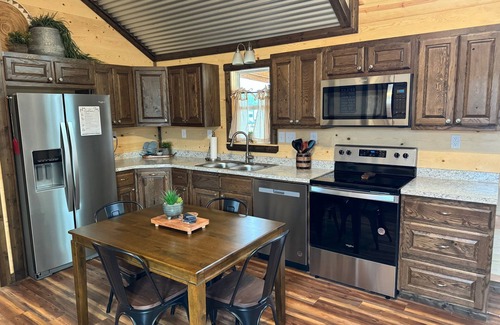 Glen Rose Cabina | Dinosaur Valley RV Park Cabin 7