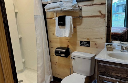 Glen Rose Cabina | Dinosaur Valley RV Park Cabin 7