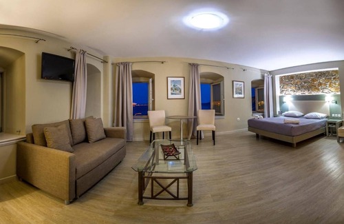 Ermoupoli Hotel | Diogenis Hotel