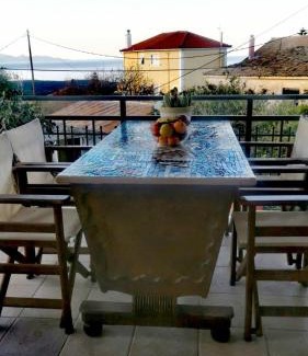 Alonia Apartamento | Dionysias House With A Sea View Veranda