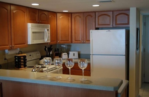 Crescent Beach Condominio | Dir Ocean Beach 2BR / 2BA Condo-