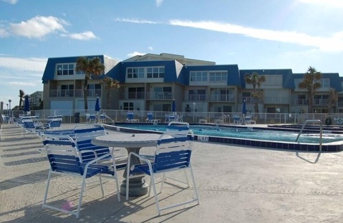 Crescent Beach Condominio | Dir Ocean Beach 2BR / 2BA Condo-