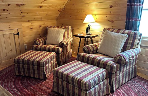 Colebrook Cabina | Direct ATV Trail - CENTRAL AC - NEW 3-Bedroom Cabin with Mountain Views - WiFi