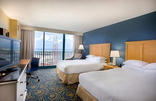 Brush - Stewarts Hotel | Direct Beach Access! Contemporary City View Unit! Two Pools, Spa & Parking