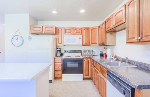 Laketown Casa | Private Beach & Boat Ramp! 5BR Bear Lake Retreat