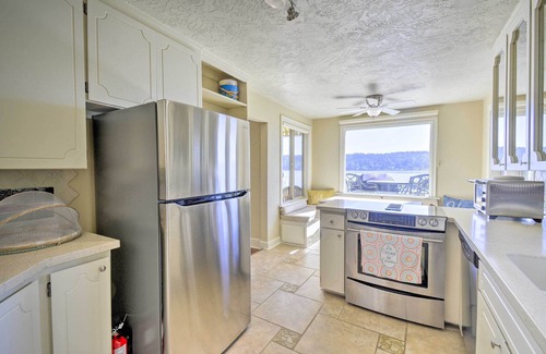 Bremerton Casa | Direct Beach Access: Getaway on Port Orchard!