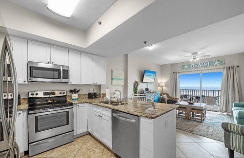 Orange Beach Condominio | Direct BEACH front. Indoor & Outdoor pools. Hot Tub. Sauna