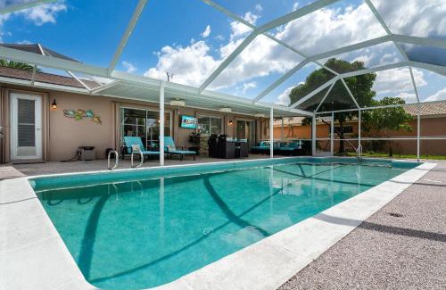 Caloosahatchee Casa | Direct Gulf Access & Heated Pool -Villa Hip Nautic - Roelens Vacations