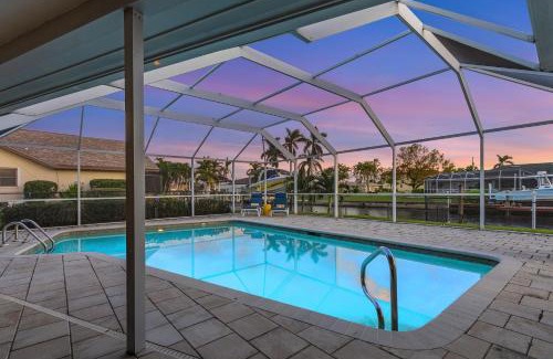 Caloosahatchee Casa | Direct Gulf Access, Large Heated Pool, and Pet-Friendly! - Villa Paws in Paradise - Roelens