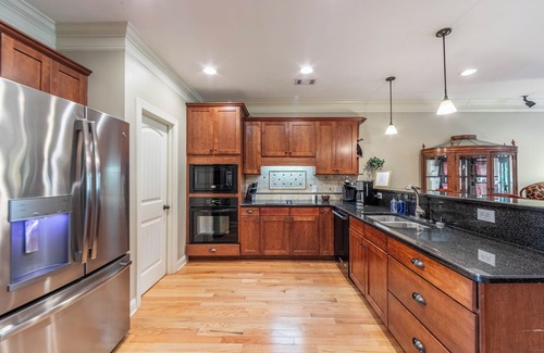 Lake Oconee Casa | Direct Lake Access | Home Theater | Sleeps 8
