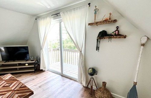 Broadalbin Casa | Direct Lakefront 3 BR, 2 BA with Walkout Beach and Incredible Views