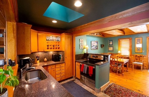 Branchport Casa | Direct Lakefront Cottage with Hot Tub