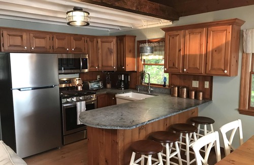 South Effingham Cabaña | Direct Lakefront. Swim/Fish/Kayak/Hike/Relax White Mountains & NH Lakes Region.