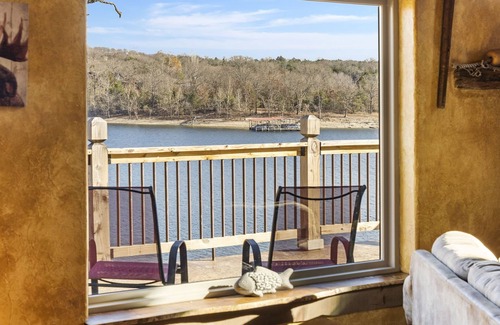 Branson Casa | Direct Lakefront with Views, Air Hockey, Close to Sdc with Free Tickets!