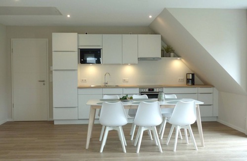 Klein Wittensee Apartamento | Direct lakeside location, fantastic lake view, balcony, Baltic Sea 12 km, barrel sauna, balcony