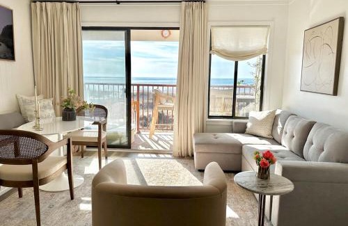 Folly Field Apartamento | Direct Luxury Oceanfront - On The Beach! Amazing Sunrises, 2 Pools & Bar!