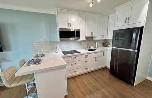 Bel Air Apartamento | Direct Oceanfront Studio in Lauderdale by the Sea