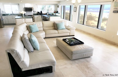 Boardwalk Casa | AÑO FINAL DE VENTA SOLO $ 375 / PM (no pico) -DUROS 14- ENORME FRENTE AL MAR CERCA DE FLAGLER AVE!