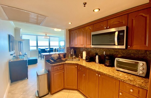 Mid Beach Apartamento | Direct ocean front condo Miami Beach