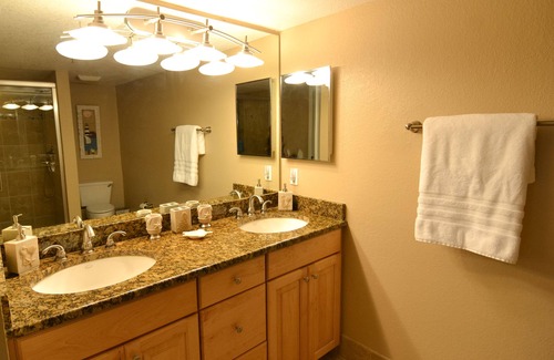 Bethune Beach Condominio | Frente al mar directo en No-Drive ¡Nueva unidad de esquina de Smyrna Beach 3/2!