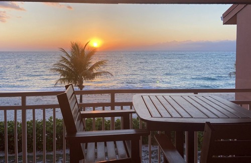 South Bimini Condominio | Direct Oceanfront Bimini Cove 20i 3/3 Townhouse NEWLY RENOVATED